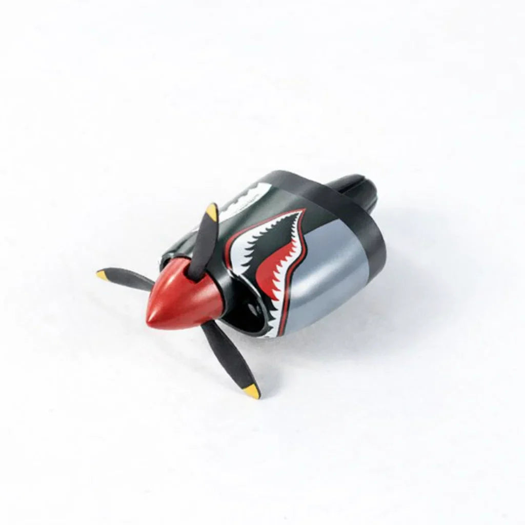 AeroLegend™ – Draaiende Propeller Auto Ornament | Vliegtuig Autodecoratie