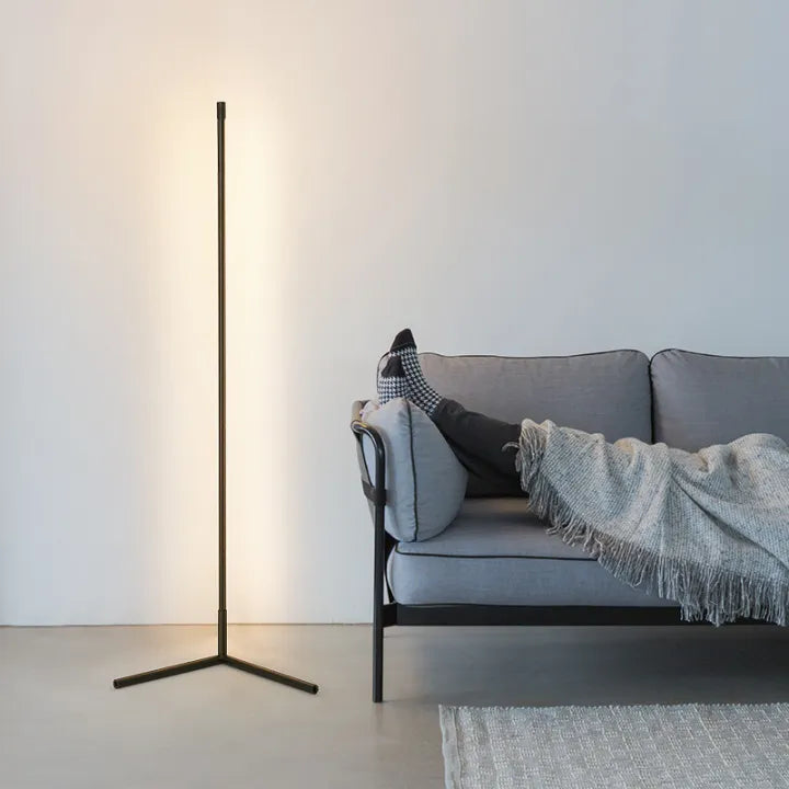 Dimbare LED-staande hoeklamp met 3 kleurtemperaturen en afstandsbediening
