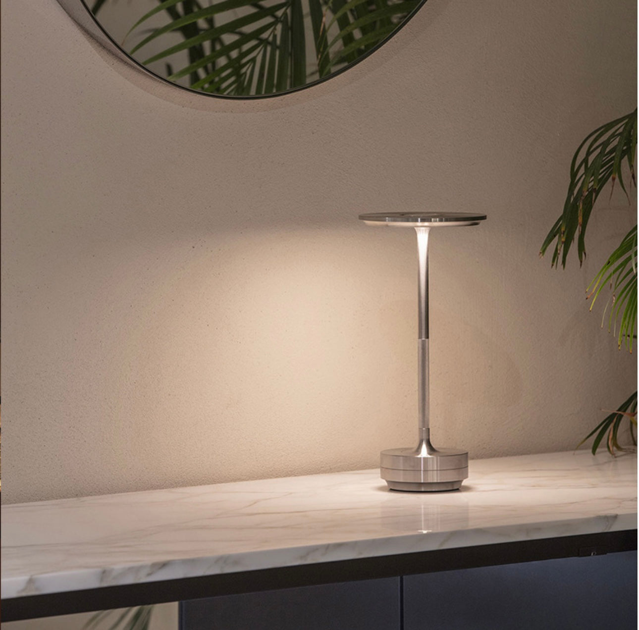 Draadloze LED-tafellamp met touch-dimmer van aluminium IP44
