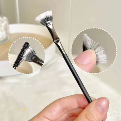LashFold – Waaiermodel wimperborsteltje voor perfect gescheiden wimpers [1 + 1 Gratis]