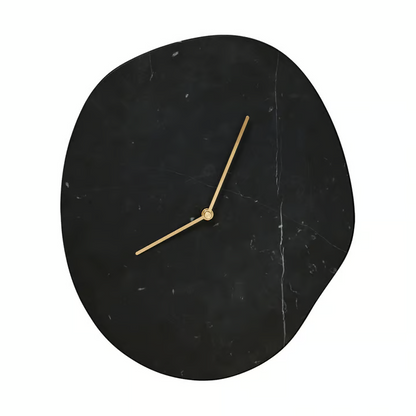 Sculpturale wandklok met organisch design – Scandinavische stijl
