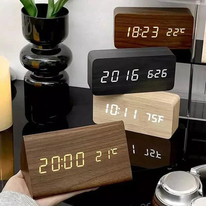 LED Wekker Digitaal met Houtlook – Temperatuurweergave & 3 Alarmen