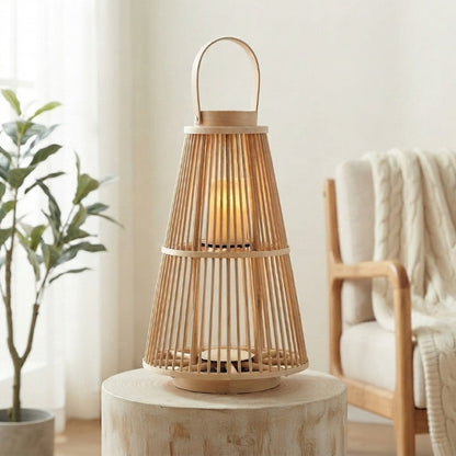 Rotan lantaarn met vlamloze LED-kaars – handgevlochten