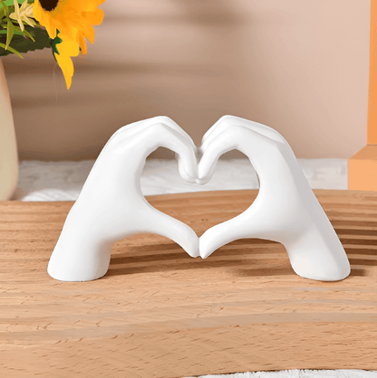 Handgesneden houten figuur – Decoratief beeldje van natuurlijk hout