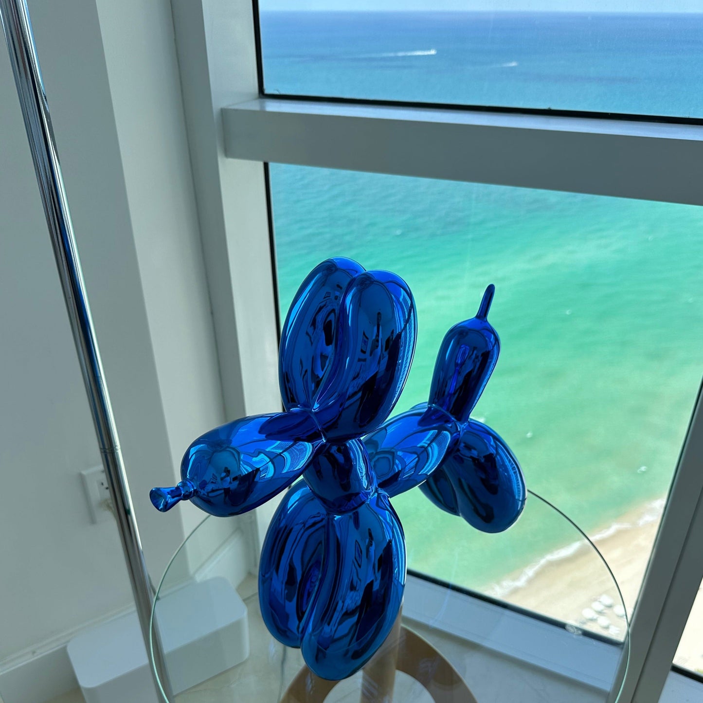 Ballonhond sculptuur van hars – moderne pop-art decoratiefiguur