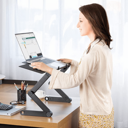 Verstelbare aluminium laptopstandaard met geventileerde legplank