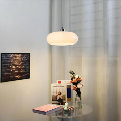 Glazen hanglamp in Bauhaus-stijl voor moderne interieurs