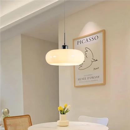 Glazen hanglamp in Bauhaus-stijl voor moderne interieurs