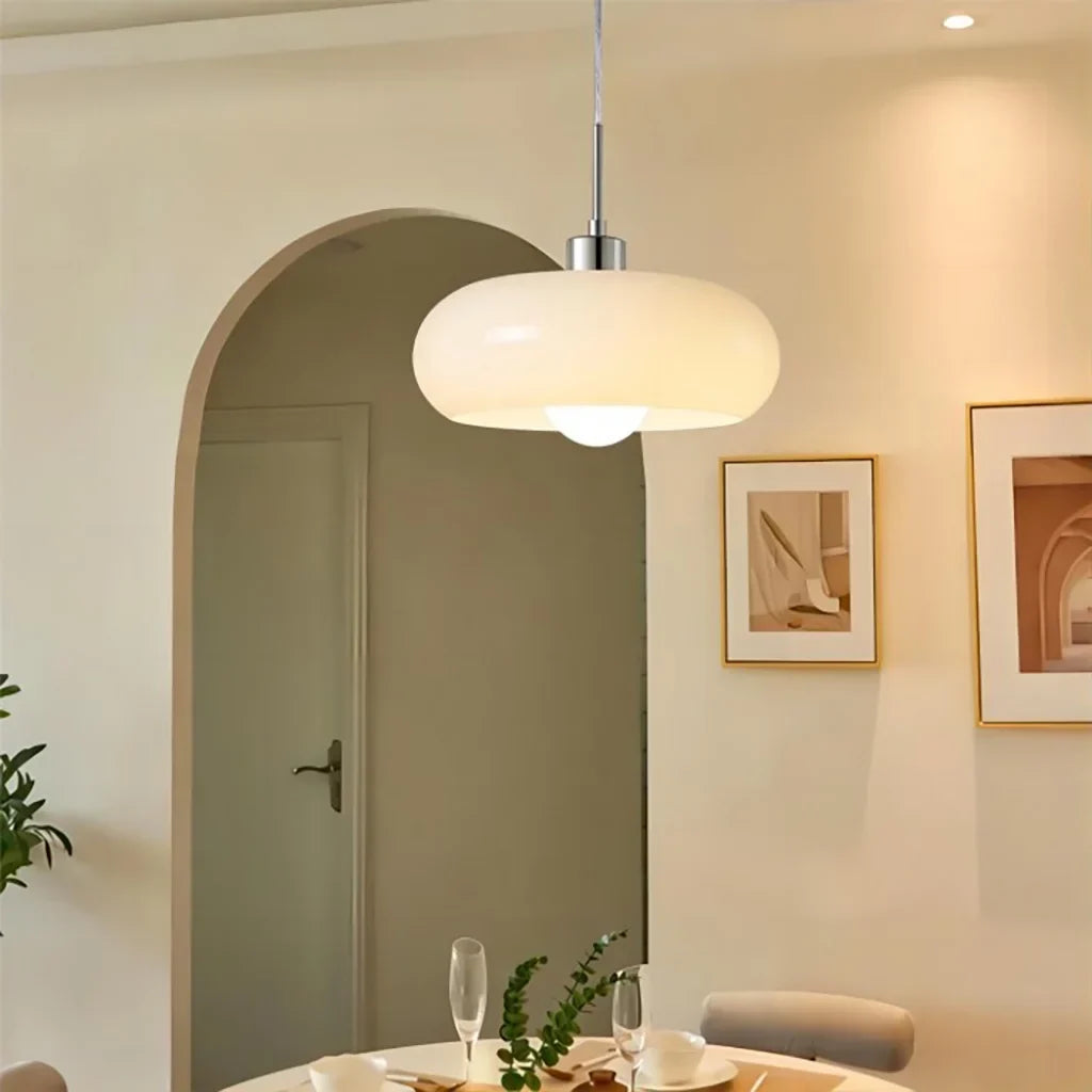 Glazen hanglamp in Bauhaus-stijl voor moderne interieurs