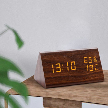 Digitale klok met houtlook, temperatuurweergave en dimbaar display