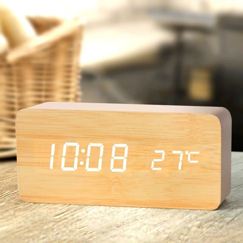 LED Wekker Digitaal met Houtlook – Temperatuurweergave & 3 Alarmen