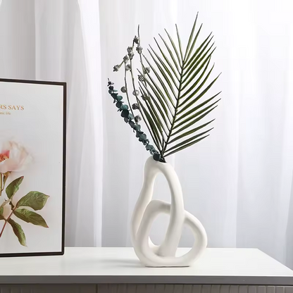 Keramieken vaas in hartvorm – modern decoratief object voor thuis