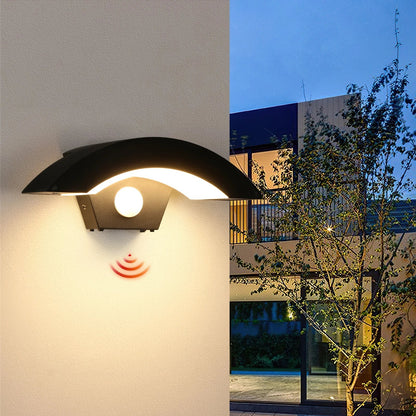 LED Buitenwandlamp 24W met Bewegingssensor – Warmwit Zwart