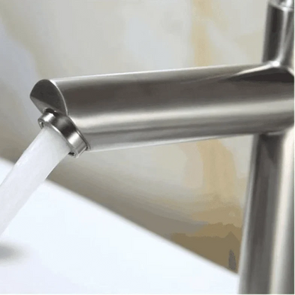 Eéngreeps badkamerkraan van roestvrij staal – modern design