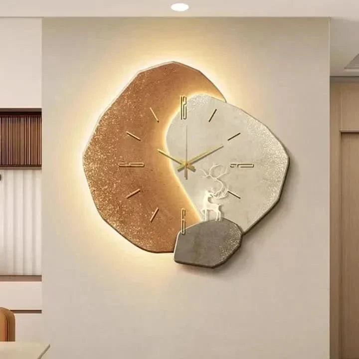 Moderne houten wandklok met stil uurwerk en USB-verlichting