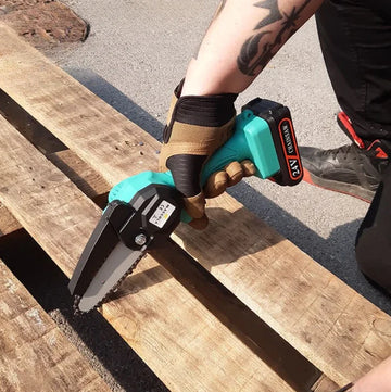 TurboSaw™ Draadloze Mini-Kettingzaag – Snoerloos & Compact