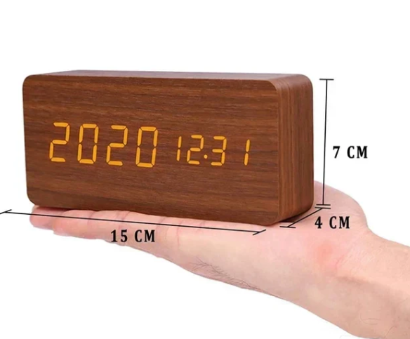 Digitale houten klok met spraakactivering en wekfunctie