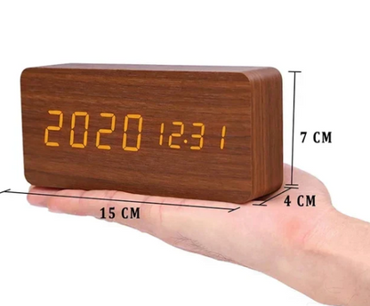 Digitale houten klok met spraakactivering en wekfunctie