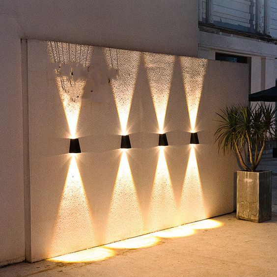 Zonne-energie LED Wandlamp voor buiten – draadloos & weerbestendig