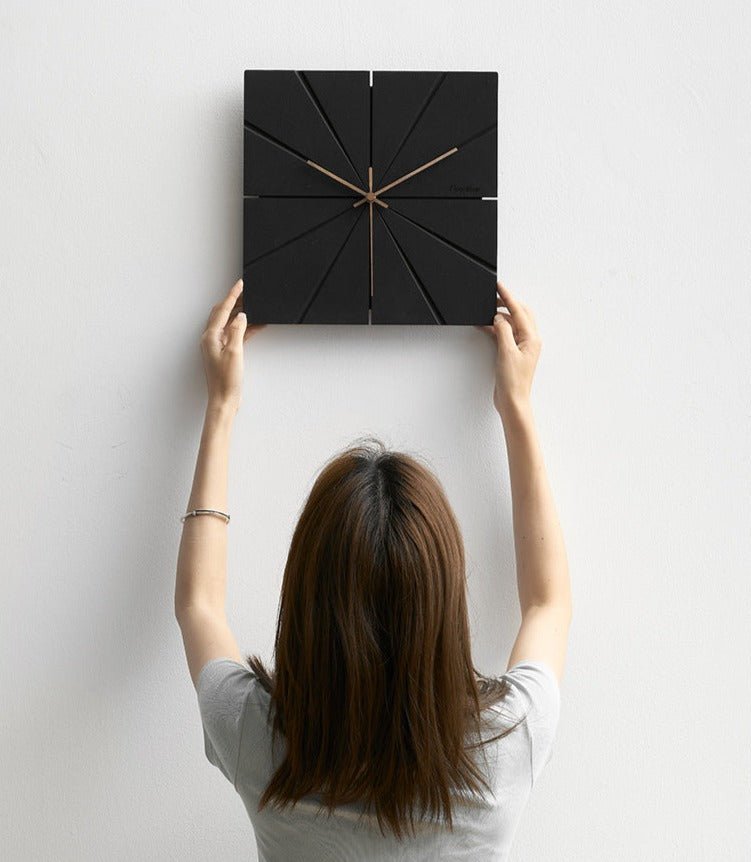 Geruisloze wandklok met minimalistisch design voor woonruimtes