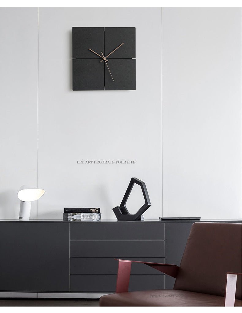 Geruisloze wandklok met minimalistisch design voor woonruimtes