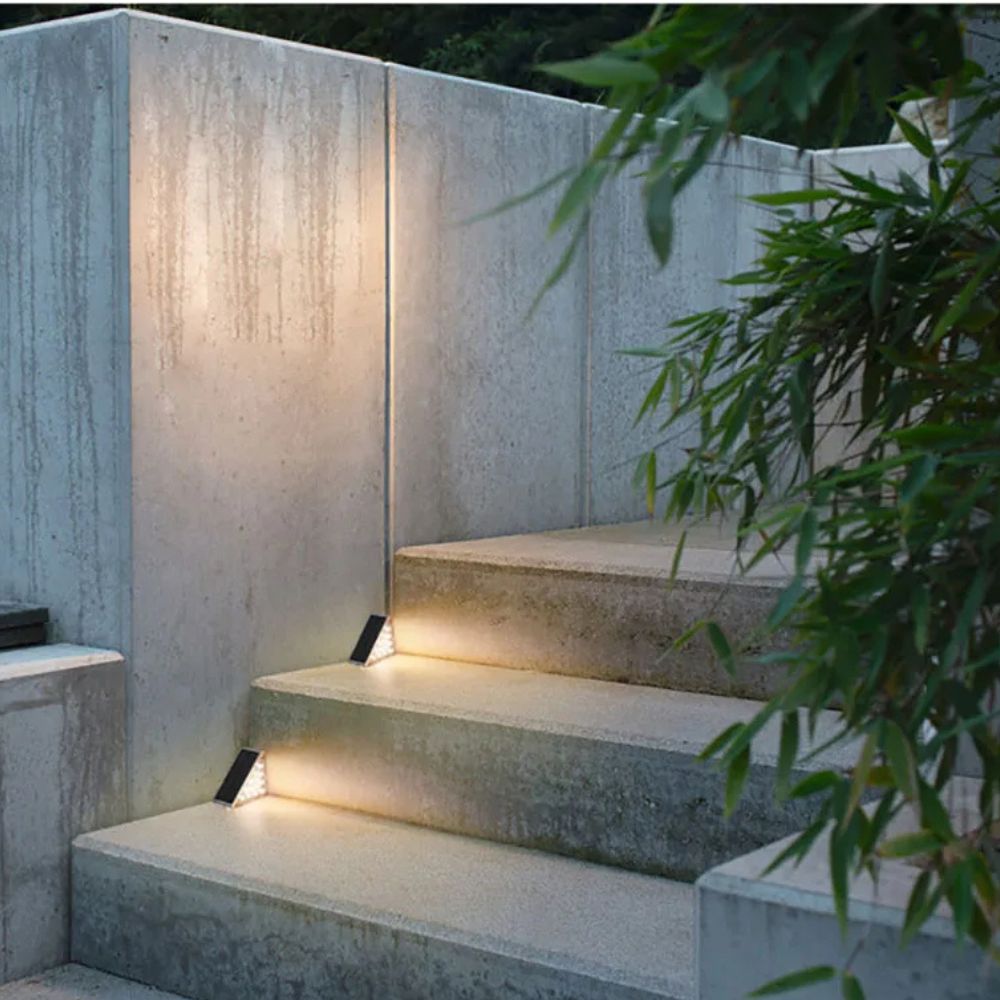 GlowSteps™ – Verlicht Jullie Nachten met Stijlvolle Traplampen voor Buiten [1 + 1 Gratis]