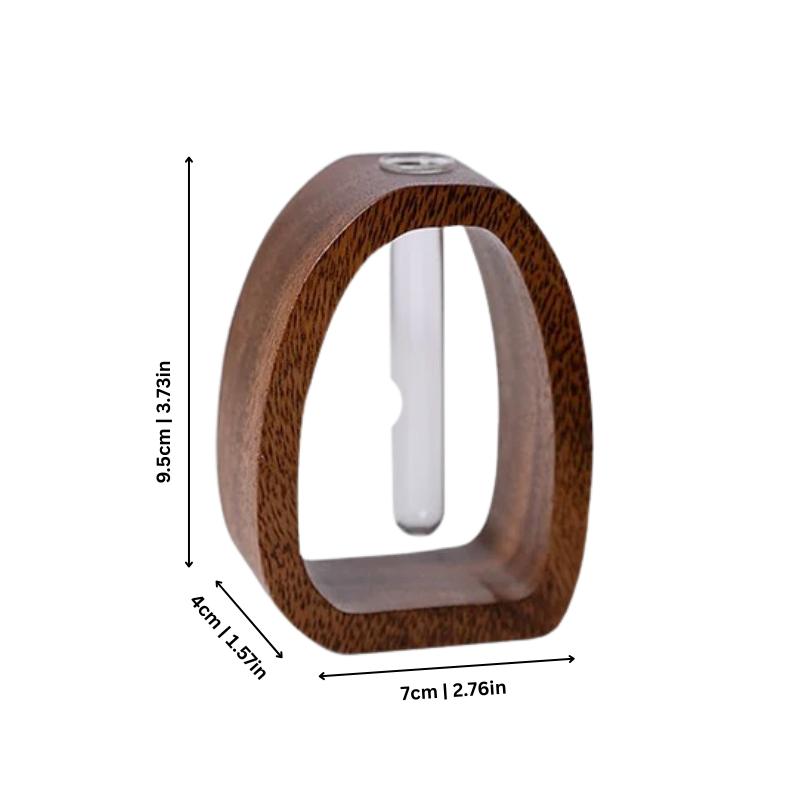 Vaas met houten frame en reageerbuis – Minimalistische tafeldecoratie