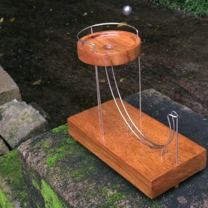 MomentumArt™ – Kinetische Sculptuur van Hout & Staal voor Thuis of Kantoor