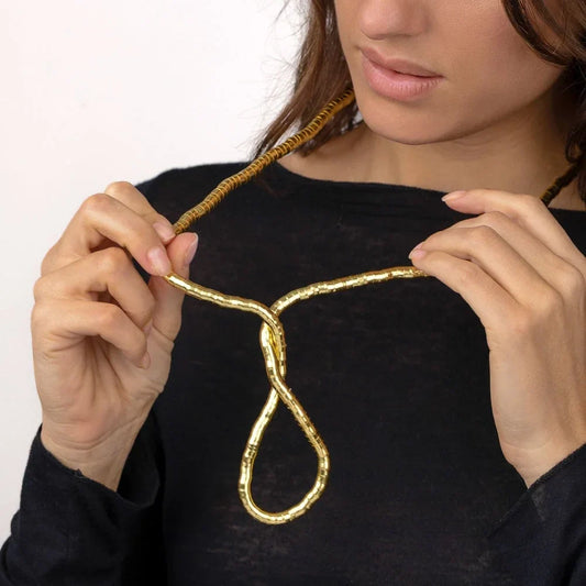 Neckina™ – Flexibele Slangenketting & Choker voor een elegante, stijlvolle & moderne look [50% Korting]