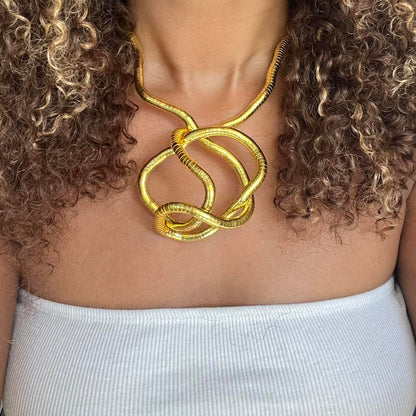 Neckina™ – Flexibele Slangenketting & Choker | Gouden Sieraad