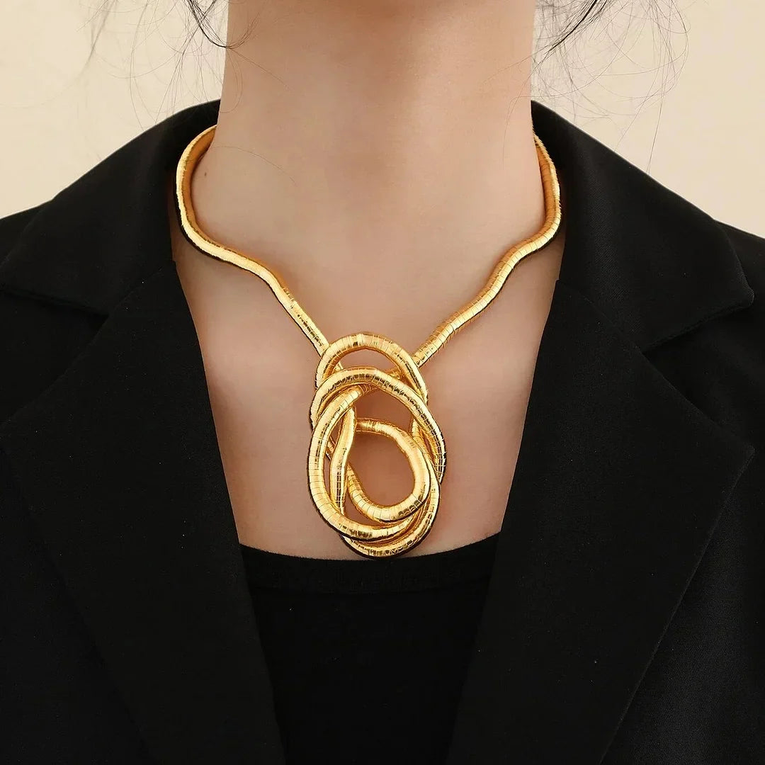 Neckina™ – Flexibele Slangenketting & Choker | Gouden Sieraad
