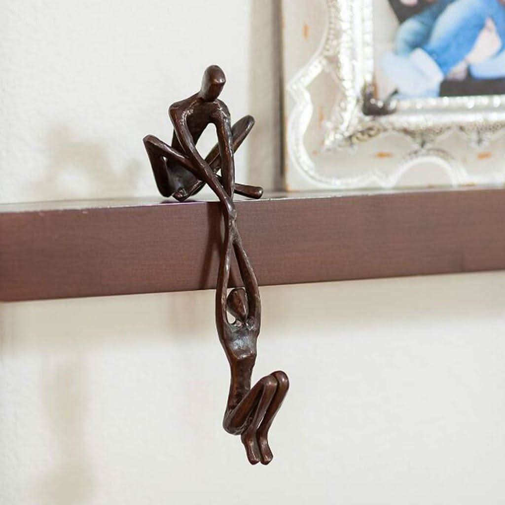 Abstracte menselijke figuur sculptuur van resin – minimalistisch design